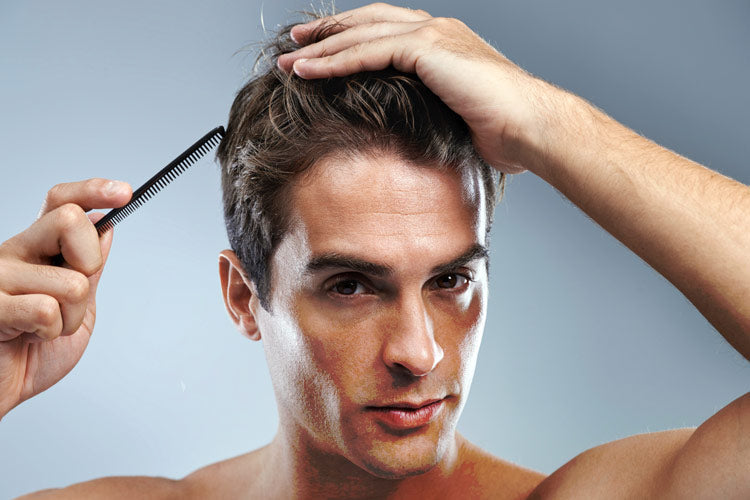 Maksimoi hiustesi volyymi ennen Toppik-hiuskuitujen levittämistä